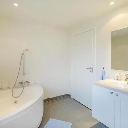 Three-bedroom In Holiday home