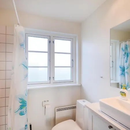 Three-bedroom In Nysted